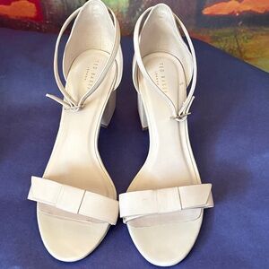 Ted Baker London Cream Leather Bow Block Heel Sandals - Size 39 (US 8.5)